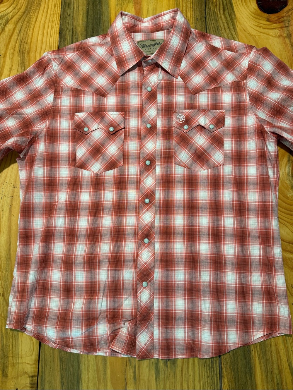 Wrangler Men’s Retro Western Shirt with Snaps Red and White Plaid Short-Sleeve